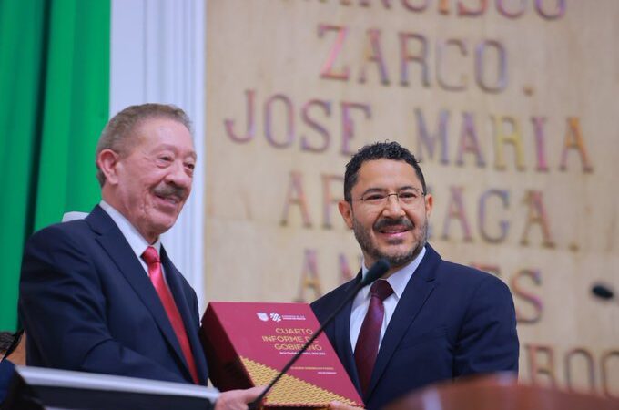 Entregan al Congreso de la CDMX el informe de Claudia Sheinbaum