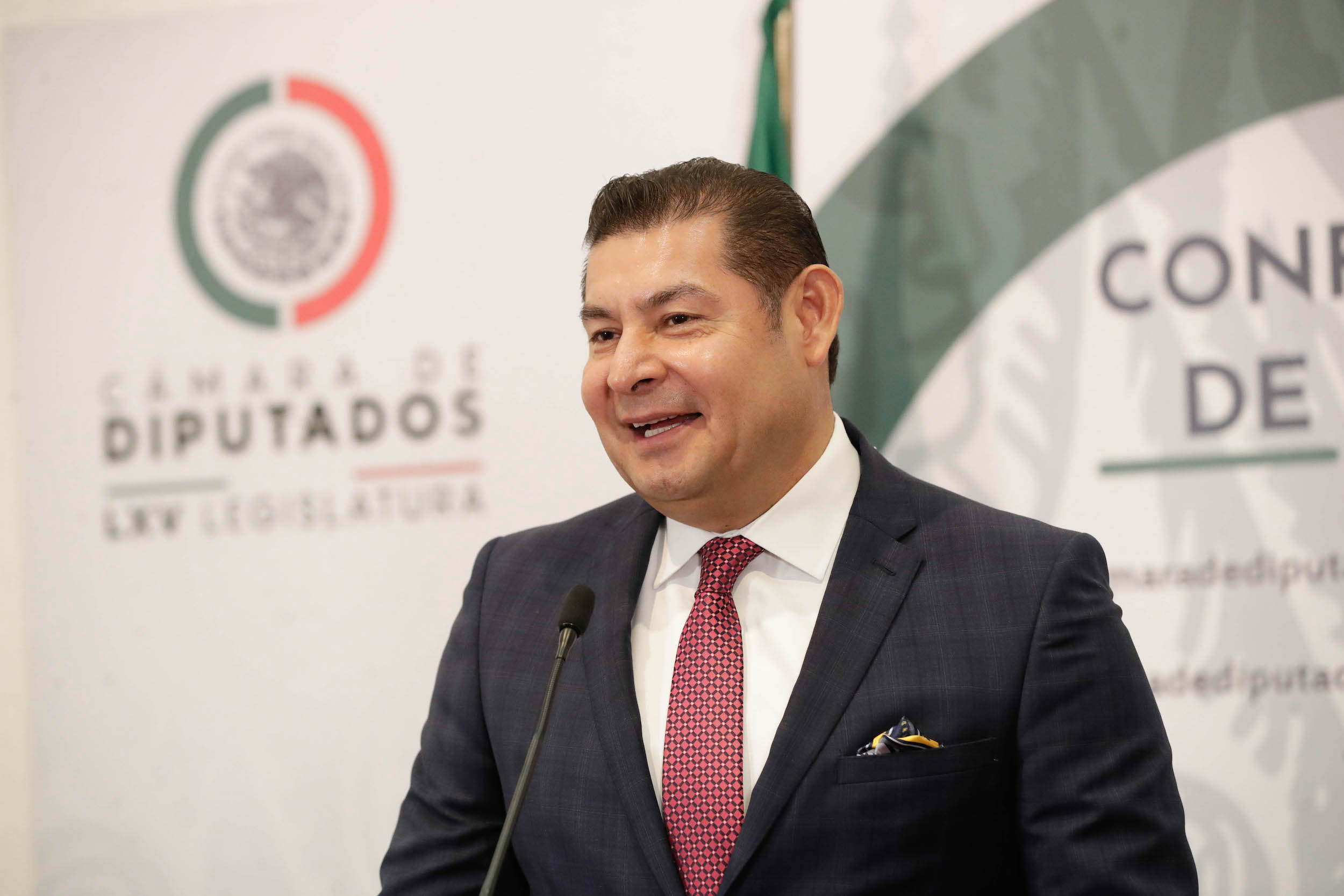 Descarta presidente del Senado repercusiones por la expulsión del embajador de México en Perú