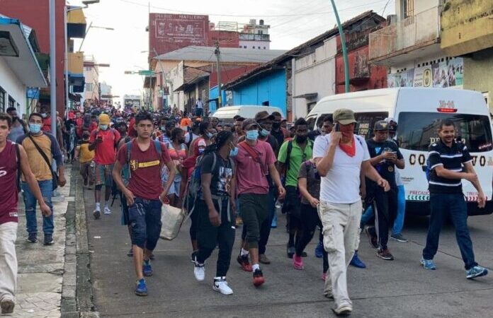 Exhortan a gobiernos de Nuevo León, Coahuila, SLP y Querétaro a garantizar seguridad a paisanos de la caravana migrante