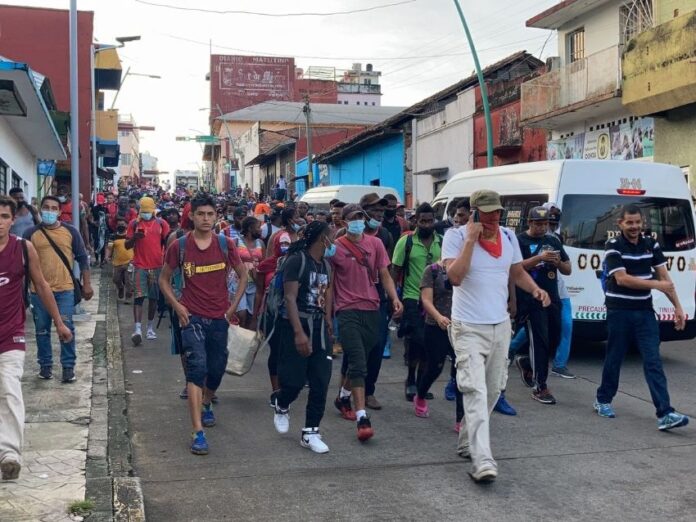 Exhortan a gobiernos de Nuevo León, Coahuila, SLP y Querétaro a garantizar seguridad a paisanos de la caravana migrante