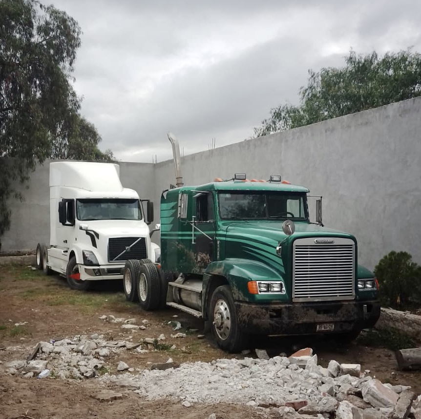 Más golpes a la delincuencia: Secretaría de Seguridad Pública de Hidalgo desmantela bodega donde almacenaban tractocamiones robados