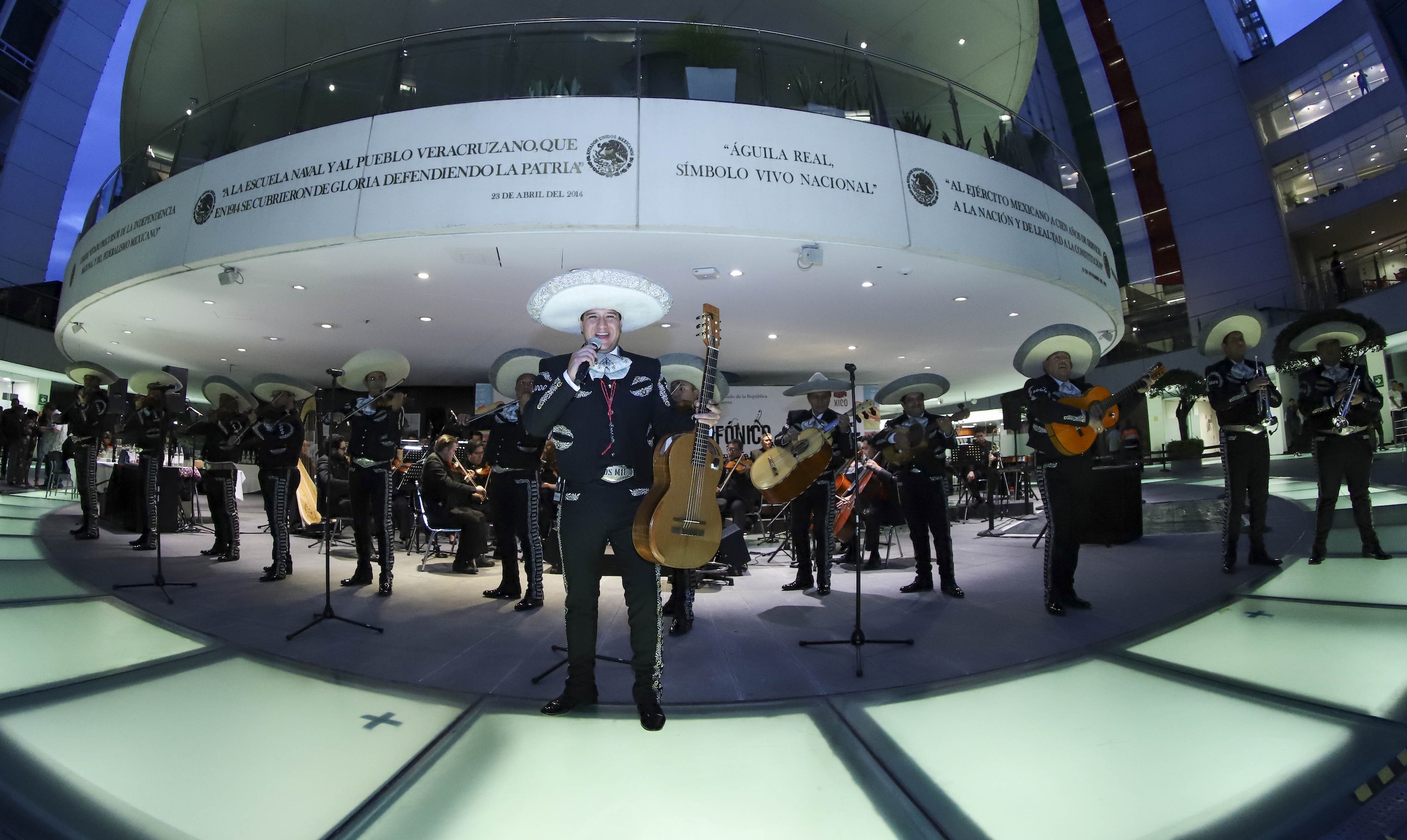  ¿AUSTERIDAD EN SERIO? EL SENADO PROMETE AHORRAR… PERO CON EXCEPCIONES, CLARO