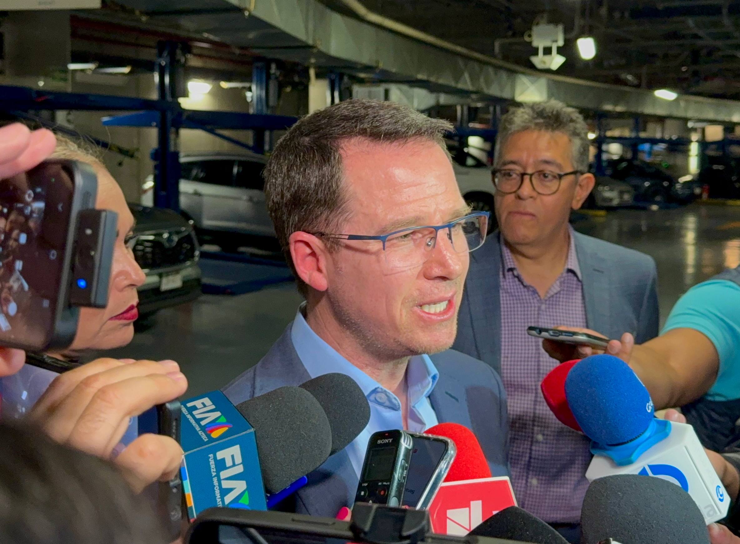 Marx Arriaga: libros desaparecidos y atrincheramiento épico: panistas