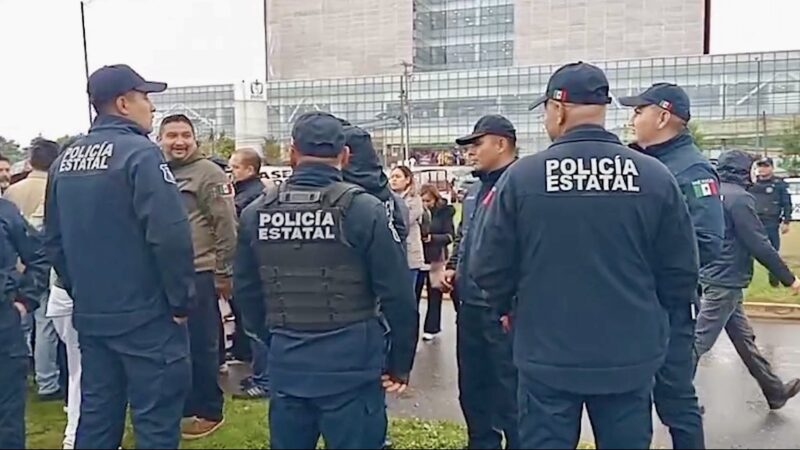 VIDEO EXHIBE AGRESIONES CONTRA POLICÍAS ESTATALES DURANTE BLOQUEO EN PACHUCA